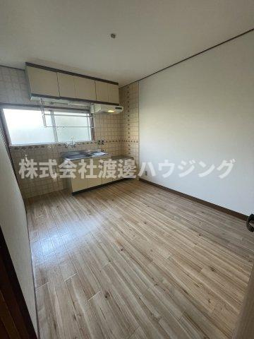 長吉長原西4丁目貸家の居間・リビング