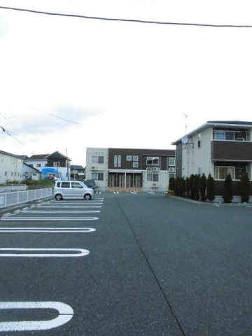 イーハトーヴＡの駐車場