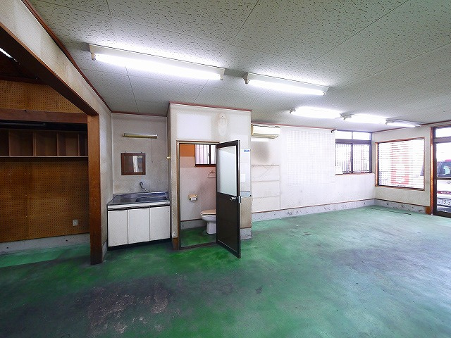 四条大路２丁目店舗事務所の内装