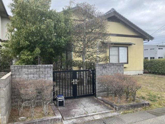 米子市河崎　中古住宅の外観|玄関側