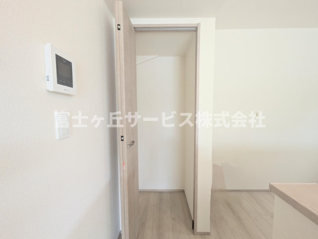 【収納】 | 浜松市中央区参野町 新築一戸建て A号棟 | キッチン横の収納です
