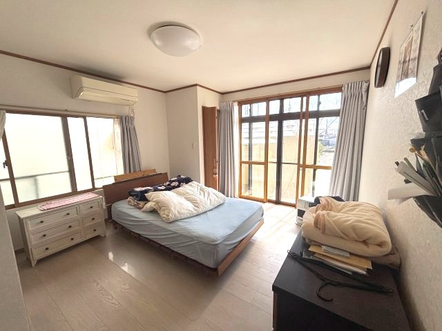 会津若松市一箕町　カーポート付き4LKの寝室|使い勝手のいい寝室です