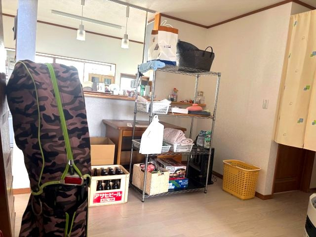 会津若松市一箕町　カーポート付き4LKの内装|明るい室内です