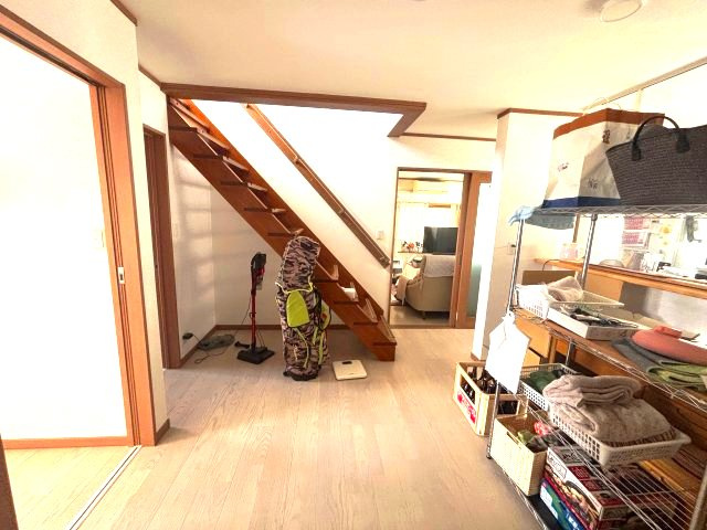 会津若松市一箕町　カーポート付き4LKの内装|明るい色調の室内です