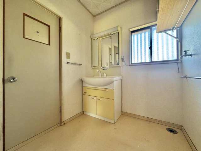水戸市双葉台中古戸建の洗面所