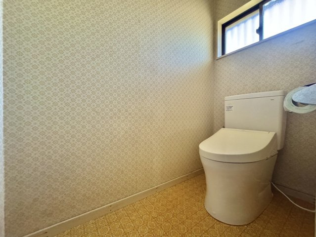 水戸市双葉台中古戸建のトイレ