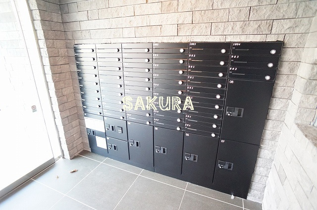 【その他共用部分】 | クレヴァンス川崎鹿島田 | 不在時にも便利な宅配ＢＯＸ付きです♪