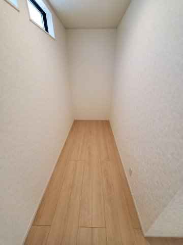 三郷市　戸ケ崎5丁目　新築戸建　全1棟の収納|自由にレイアウト可能なパントリー収納