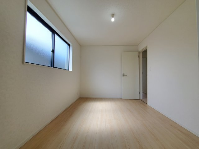 三郷市　戸ケ崎5丁目　新築戸建　全1棟の洋室|個人の部屋や寝室として使える洋室です