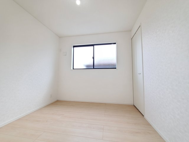 三郷市　戸ケ崎5丁目　新築戸建　全1棟の洋室|広々とした洋室です
