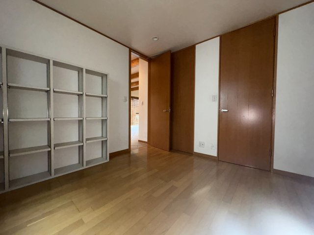 西生田一丁目戸建の居間・リビング