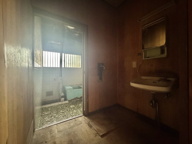 牛久市岡見町中古戸建の洗面所