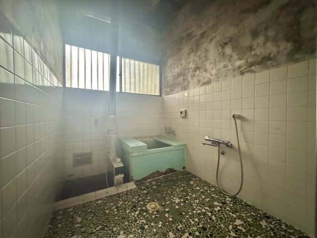 牛久市岡見町中古戸建の浴室