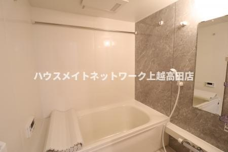 レフィナード Ａの浴室|浴室