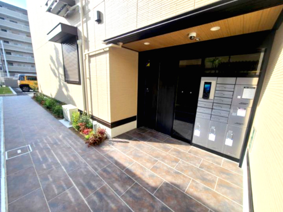 ＡＬＴＡＭＡＩＳＯＮ東雲（アルタメゾンシノノメ）のエントランス