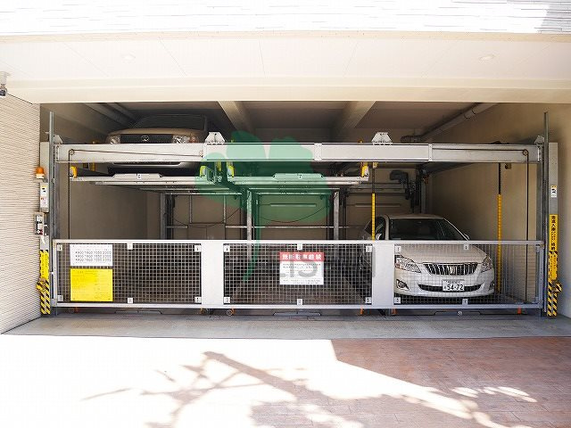 サヴォイクラウドスケープの駐車場