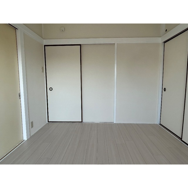 第2春実マンションの内装