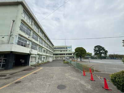 清水小学校まで約５５０ｍ