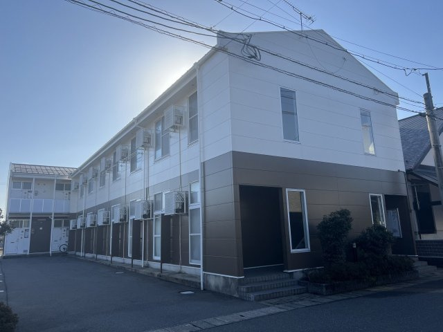レオパレスあすわの外観|2022年8月に外壁塗装いたしました。