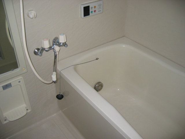 ブランドールＡの浴室