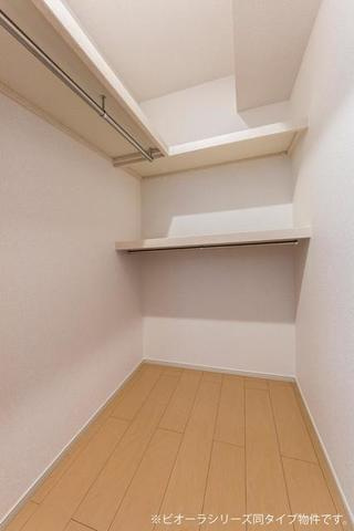 マリオ今国府町Bの収納