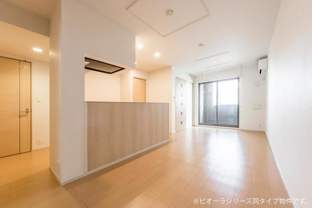 マリオ今国府町Bの居間・リビング