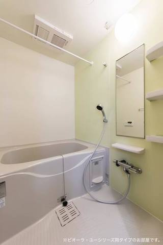 マリオ今国府町Bの浴室