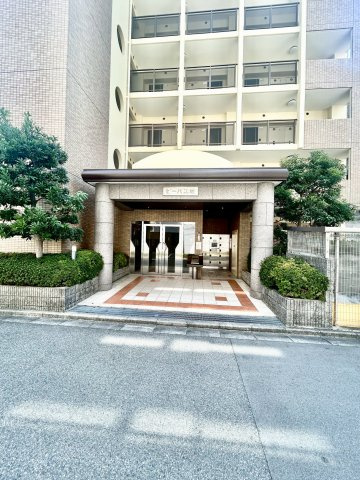 ビーバ江坂のエントランス