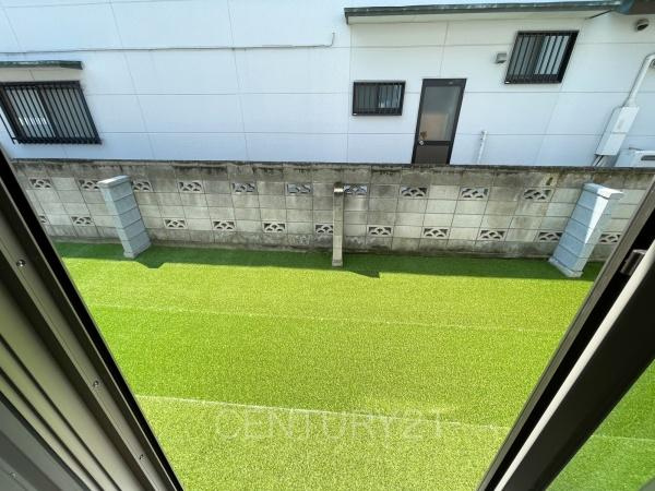 前橋市朝日が丘町A号棟のその他|リビングからの眺望です。