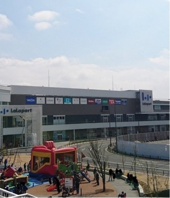 【周辺】 | レイク・ルィーズ | ららぽーとまで3500m