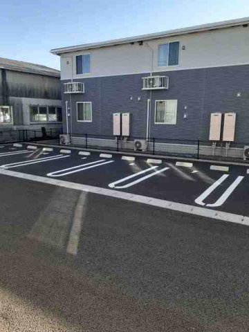 ルミエールの駐車場