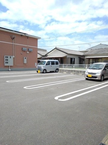 Ｈ・ＣＡＮＴＩＫ　Ⅲの駐車場