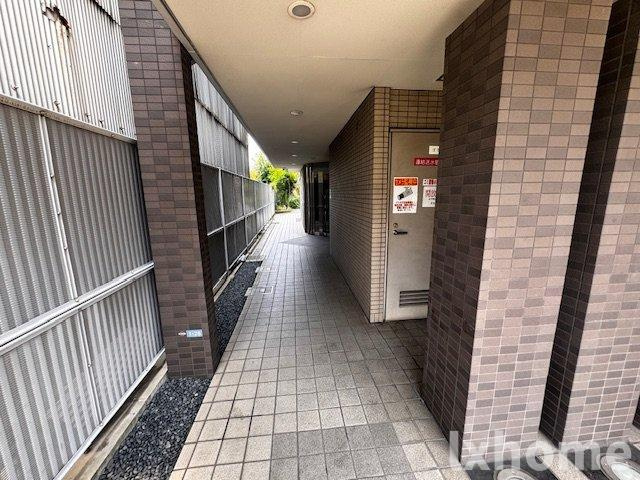 カーサブリランテのエントランス|落ち着いたエントランスです