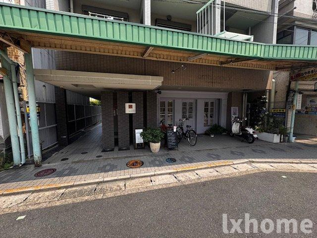 カーサブリランテのエントランス|毎日通るエントランスはこのようになっています