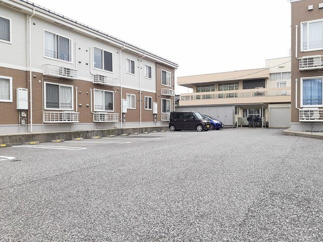シャン・シャトー　Ⅰの駐車場