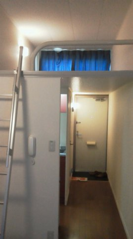 レオパレスダンケの居間・リビング