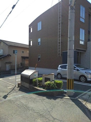 サニーグレイス大津の駐車場