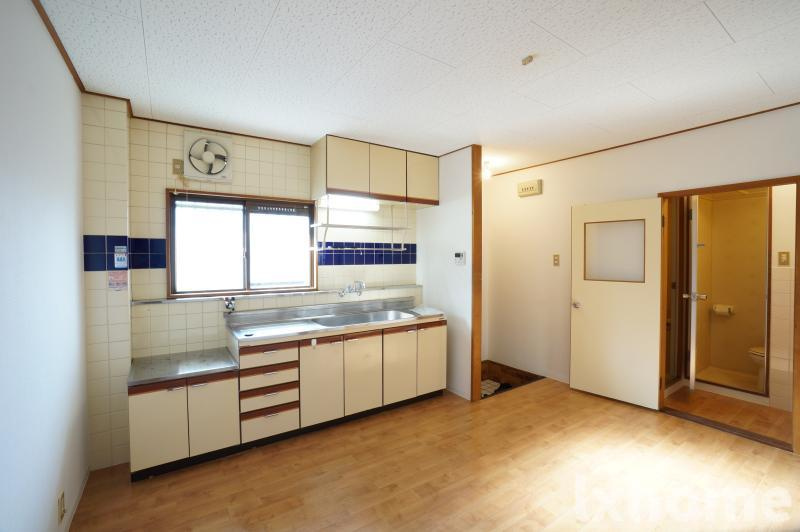 佐藤第3マンションの居間・リビング|ゆったりとした居間です