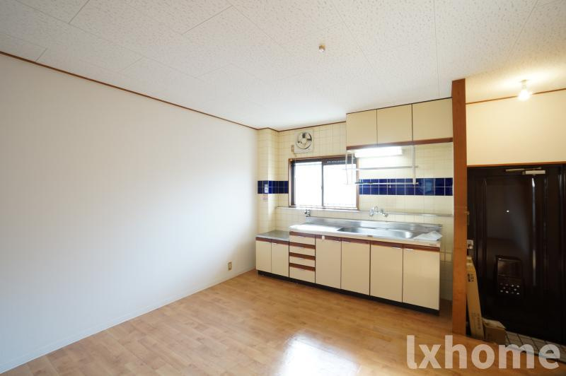 佐藤第3マンションの居間・リビング|こちらの居間で趣味の時間をお楽しみください