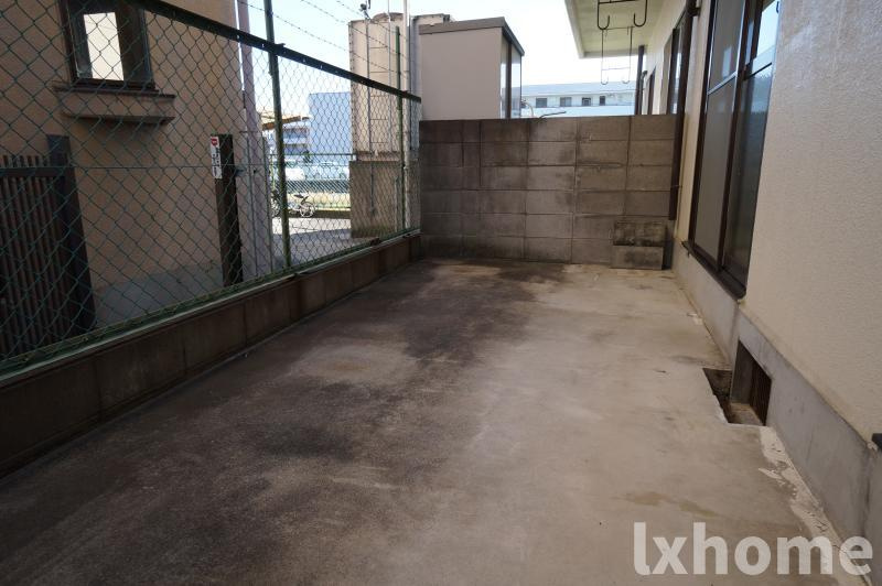 佐藤第3マンションのバルコニー|落ち着いた時間を過ごせるバルコニーです