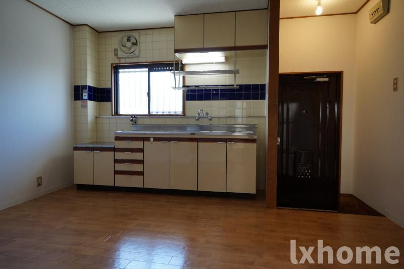 佐藤第3マンションの居間・リビング|こちらの居間で趣味の時間をお楽しみください