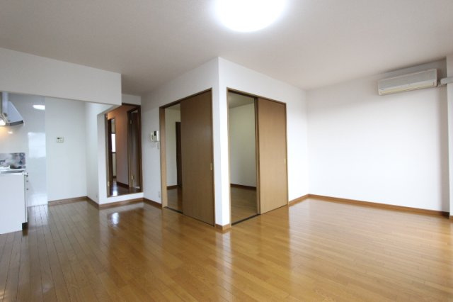 アムールヒルズの居間・リビング