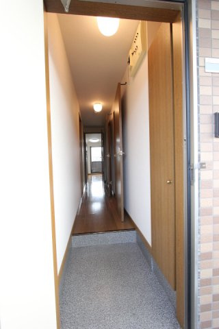 アムールヒルズの玄関