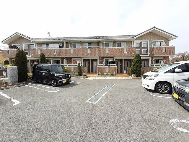 カーサ・セレステの駐車場