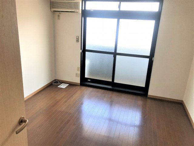 レオパレスクリスタルⅡの居間・リビング