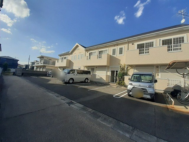 ポンドビサイド本並の駐車場