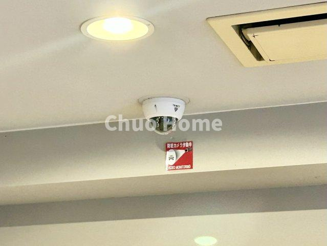 東向島ダイヤモンドマンションの防犯設備|【防犯カメラ】何かあった時の大事な証拠になることももちろんなりますが、防犯というくらいですので大事なのは防犯カメラがあることによって抑止力につながることですよね。