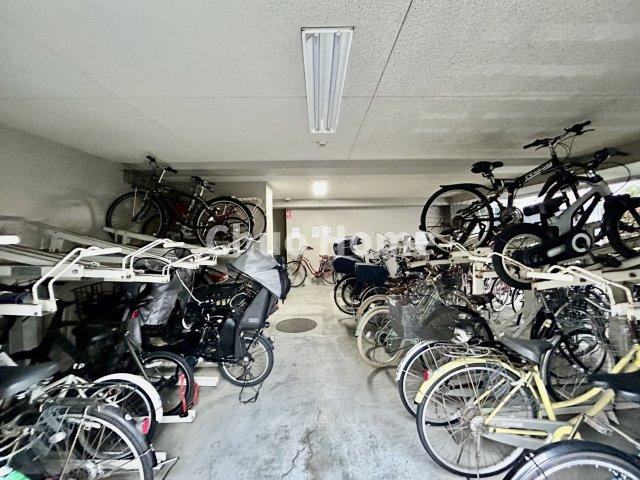 東向島ダイヤモンドマンションの駐輪場|【自転車置き場】最新の空き状況や費用などの詳細は担当スタッフまでお問い合わせください。