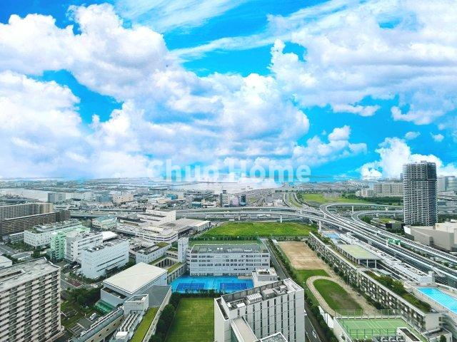 シティタワー有明の展望|手を伸ばせば、ふれることが出来そうな環境が、そのままインテリアになったような印象です。その豊かな眺望にふさわしい空間には、通風・採光にも優れ、心地よい光と風があふれています