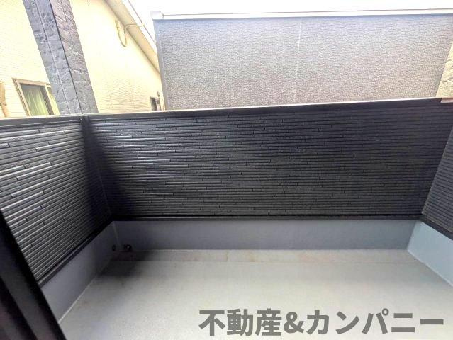 枝松二丁目の新築のおうち　松山市枝松二丁目新築戸建のバルコニー|陽当たり良好なバルコニーです
